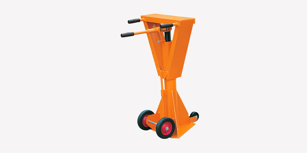 拖车稳定器千斤顶.jpg 拖车稳定器千斤顶.jpg